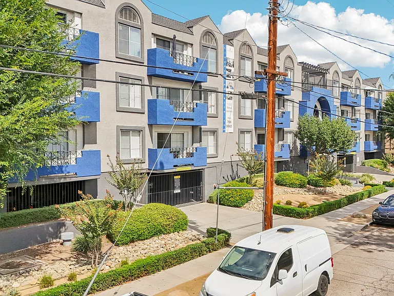 Windfaire Apartments — Photo 8