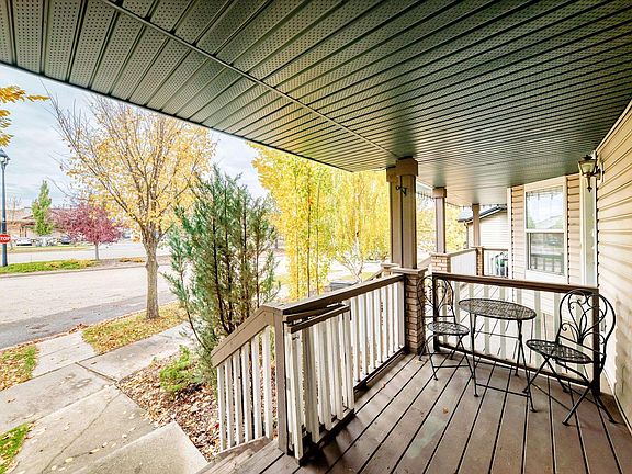 4th image of 8 Spruce Village Way