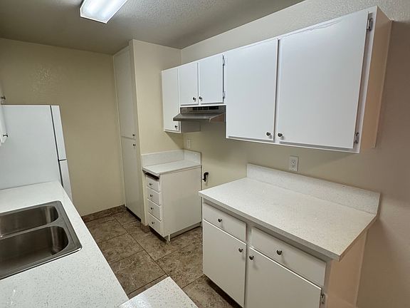 4th image of 11844 Foothill Blvd #88