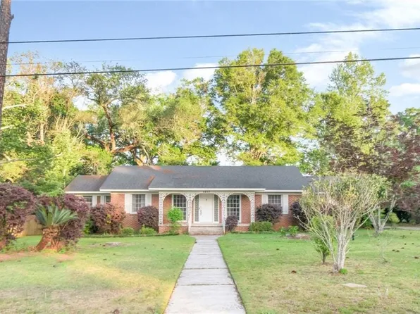1017 Hillcrest Ln, Mobile, AL 36693