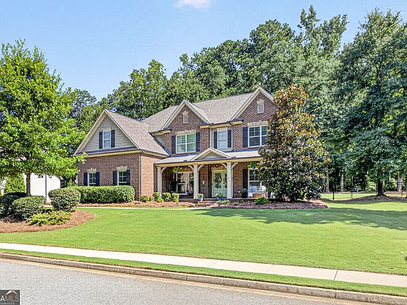 4th image of 1460 Apple Valley Ct