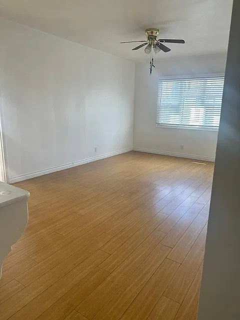 1 Bedroom Apartment walking Distance to Americana — Photo 3