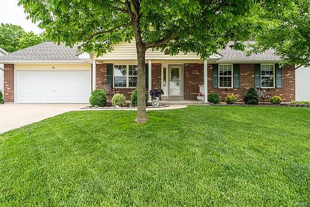 1st image of 16 Scarlet Oak Ct