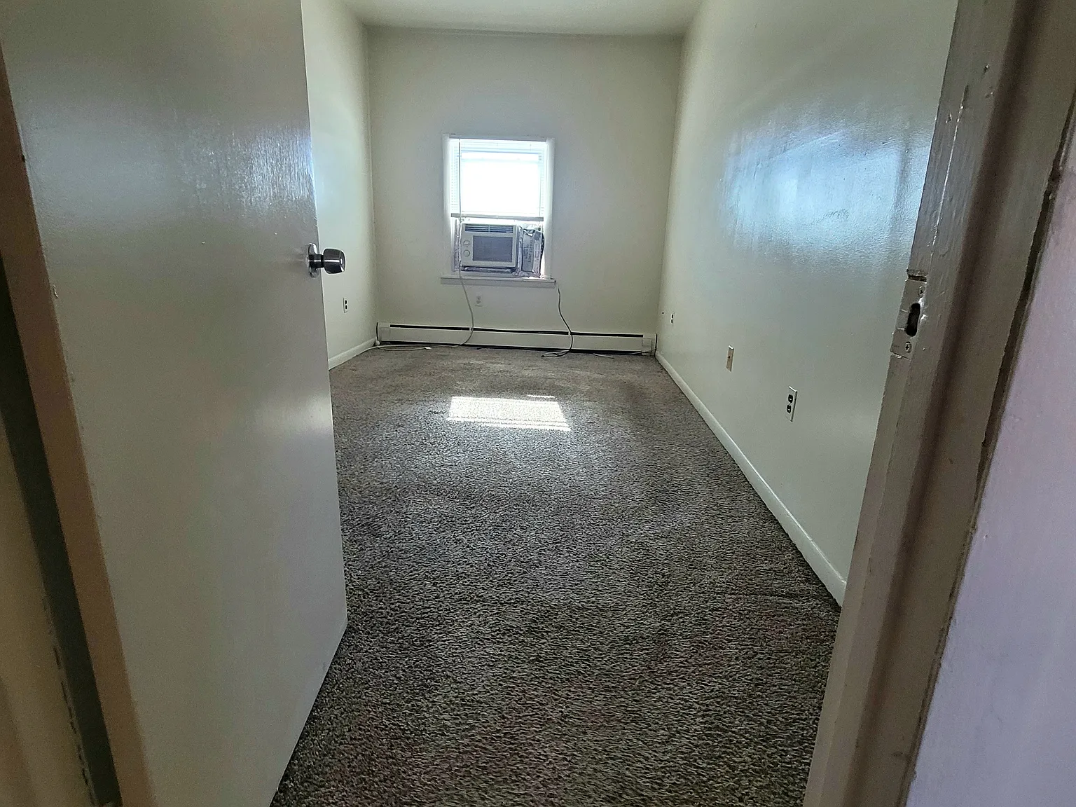 3 bed, 1000 sqft, $1,600 — Photo 3