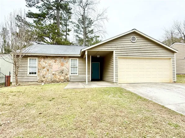 5370 Ridge Forest Dr, Stone Mountain, GA 30083