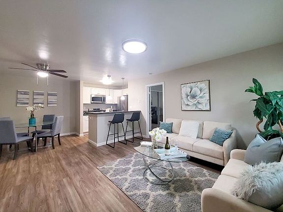 5th image of 1363-1391 27th St #227