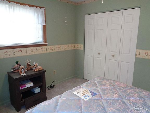 3rd image of 5904 Earlham Dr