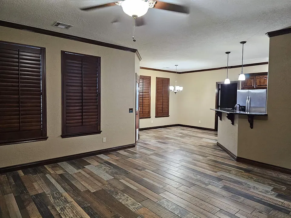 4 bed, 2029 sqft, $2,000 — Photo 1