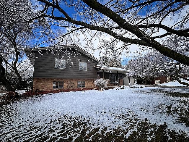 1st image of 207 N 16th Dr