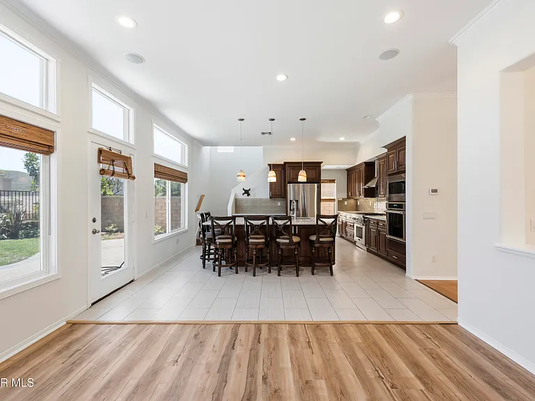 2946 Venezia Ln — Photo 12