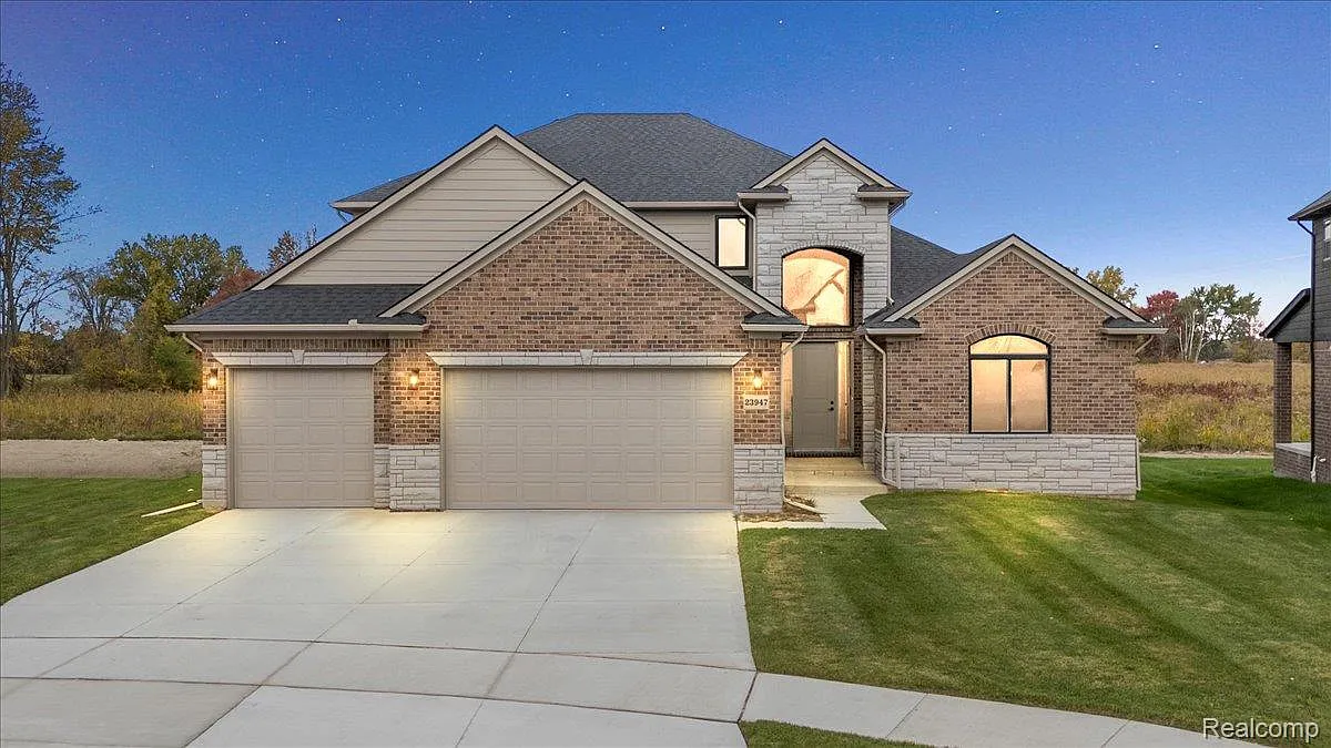 23947 Sawgrass Dr photo 1