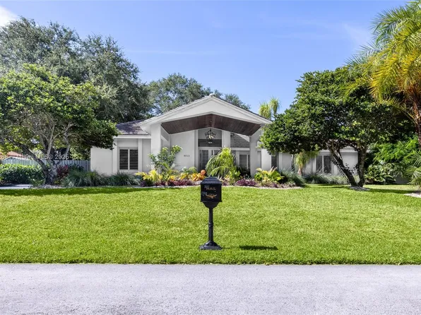 8513 SW 169th Ter, Palmetto Bay, FL 33157