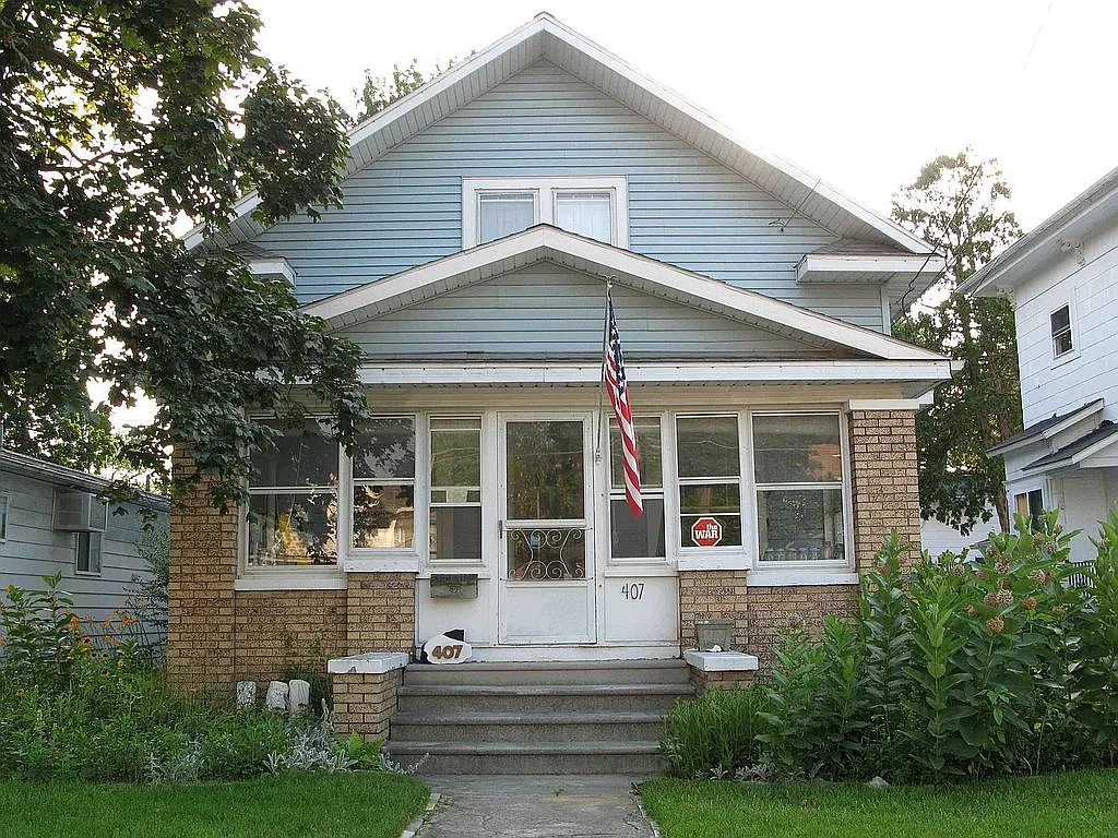 407 N Main St photo 1