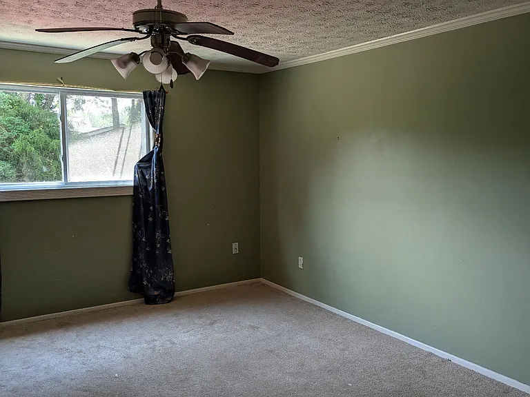 1031 Rock Springs Rd — Photo 8