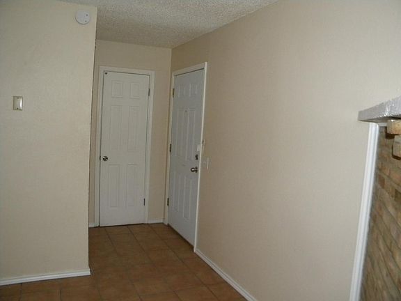 2nd image of 112 Highland Park Ct