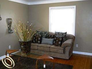 3rd image of 20228 Elkhart St