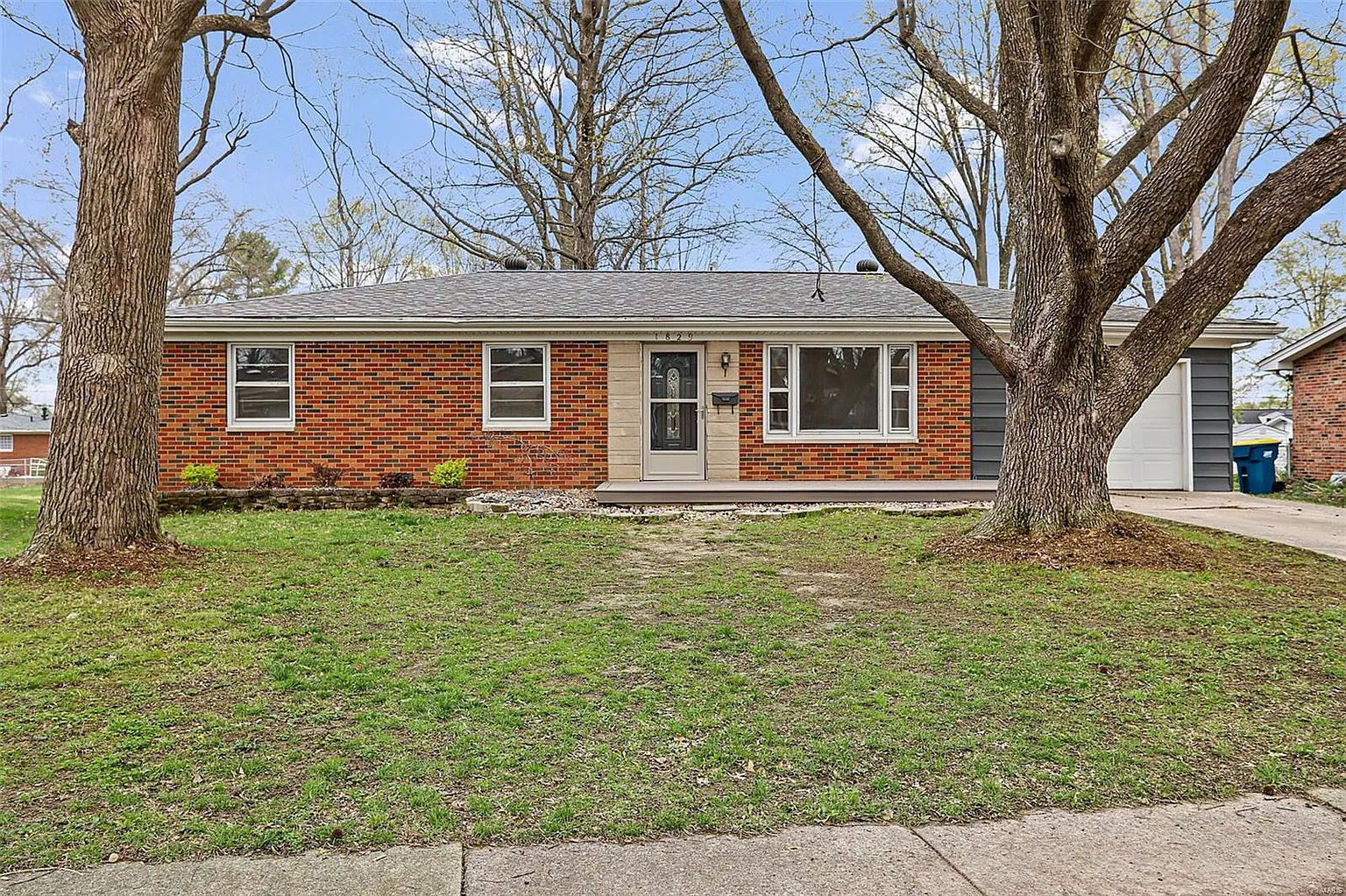 1829 Stanford Pl photo 1