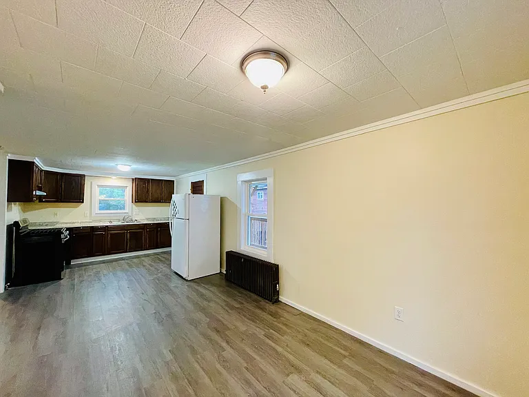 33 Follett St #B — Photo 40