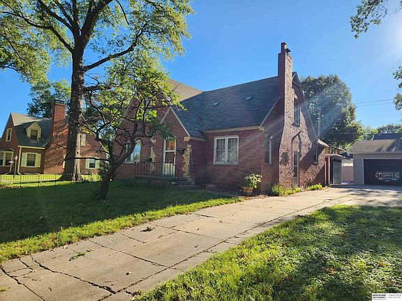 2nd image of 1310 Idylwild Dr