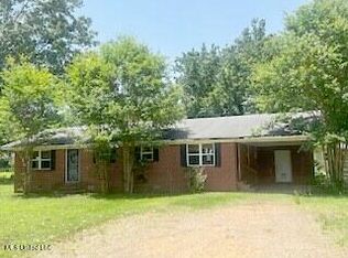 5685 Carrollton Rd, Grenada, MS 38901