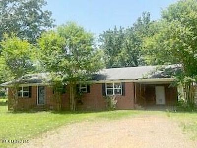 5685 Carrollton Rd, Grenada, MS, 38901