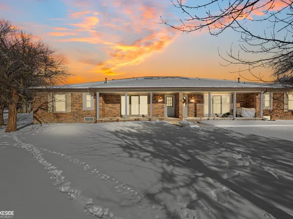 49544 Bishop Ct, Shelby Township, MI 48315