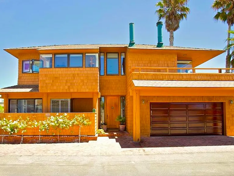 2001 Ocean Front — Photo 2