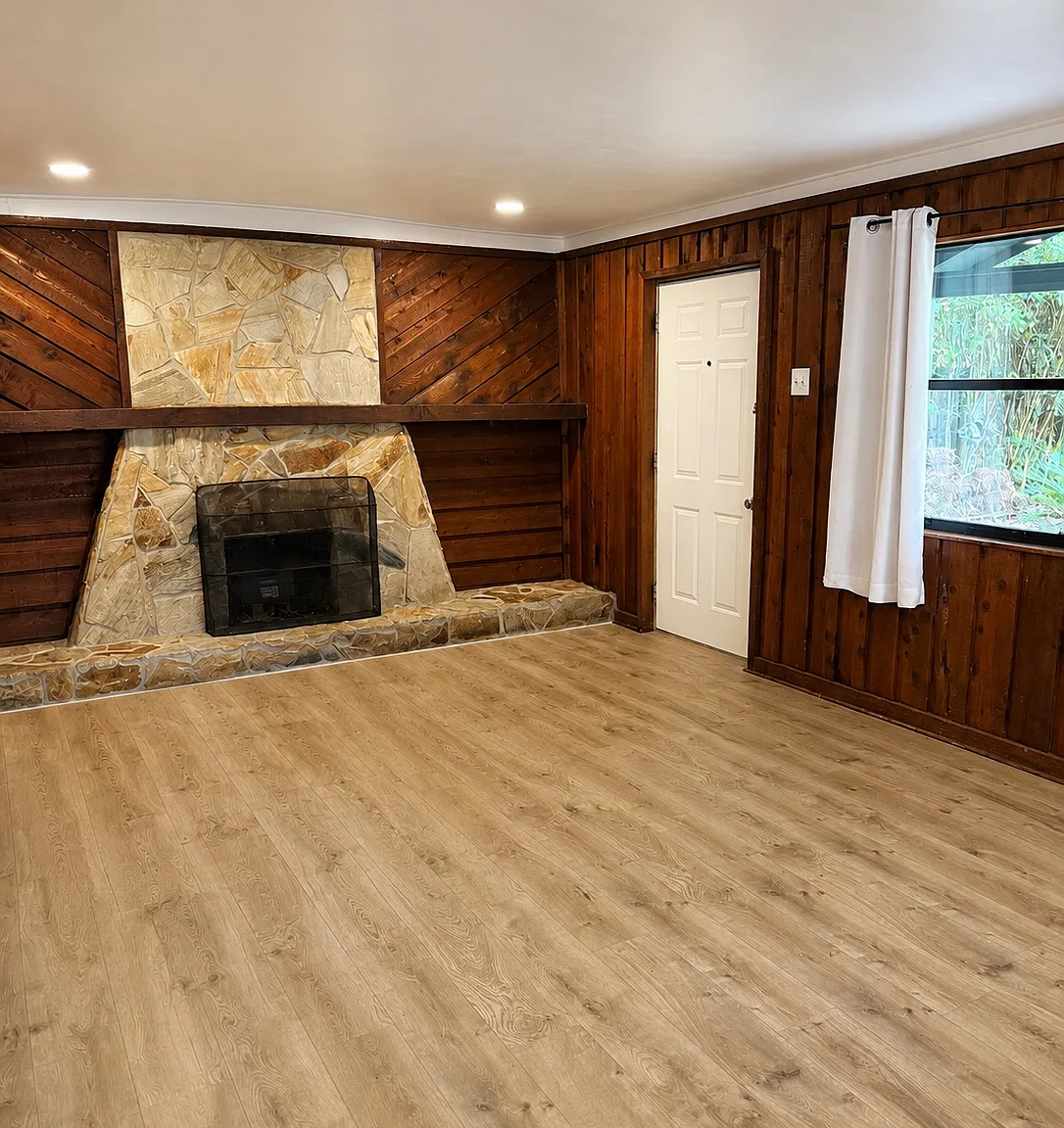 1 bed, 900 sqft, $1,675 — Photo 2