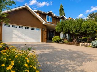 228 S Willow Ridge Pl SE, Calgary, AB T2J1N3