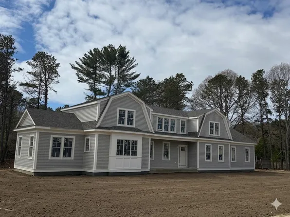 14 Herring Gull Road, Mashpee, MA 02649