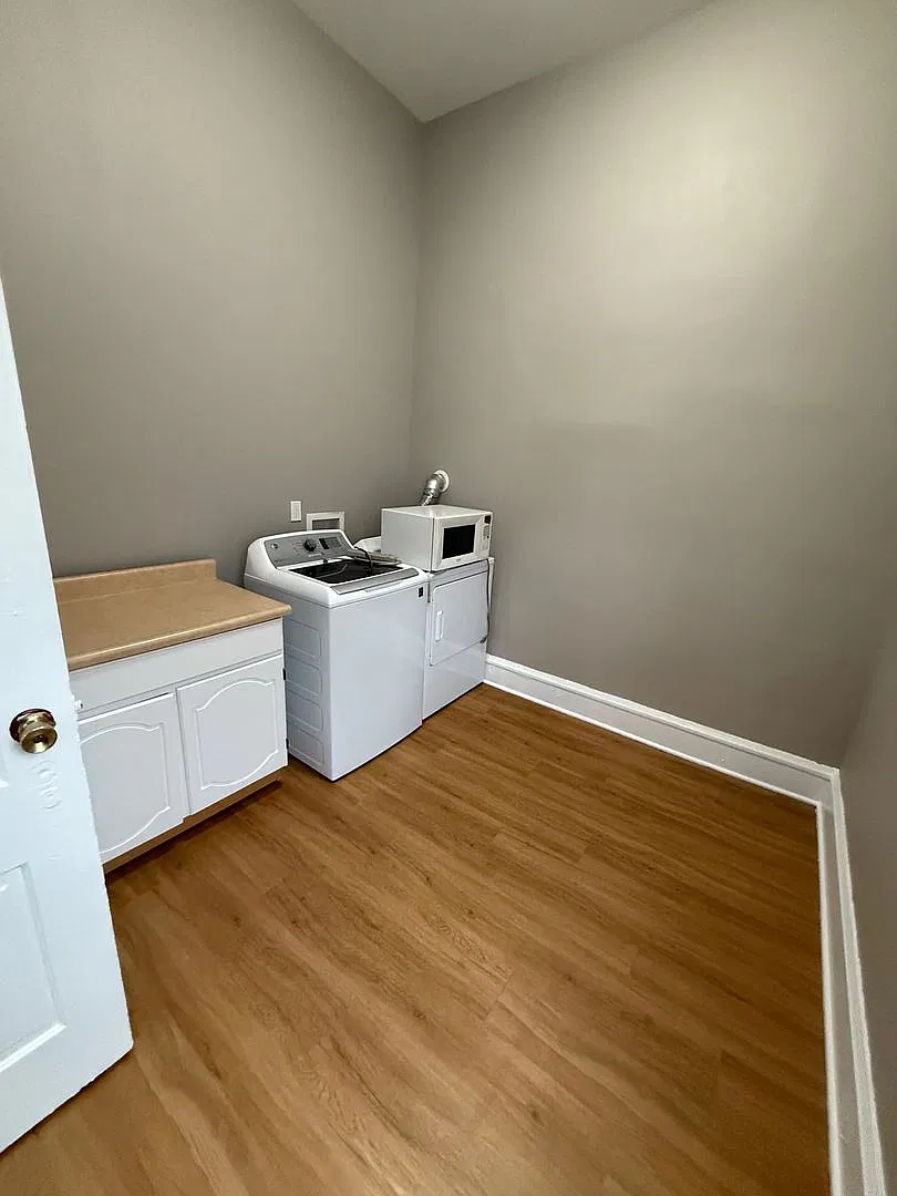 2100 W National Ave — Photo 2