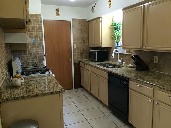 4th image of 4305 Princeton Dr