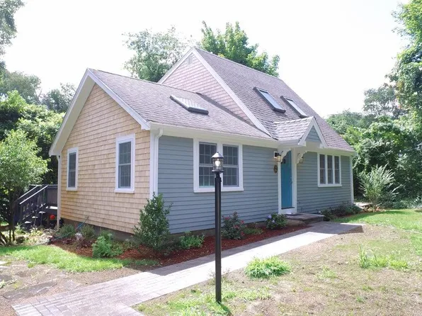16 Regency Drive, Sagamore, MA 02561