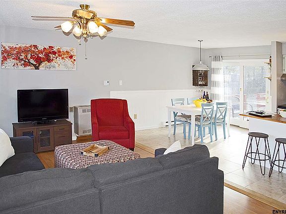 3rd image of 14 Kingsley Ave