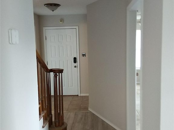 3rd image of 102 NE 48th St