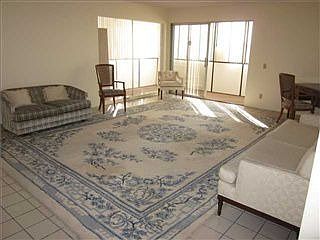 4th image of 2520 Clairemont Dr Unit 214