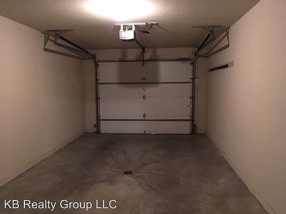 5th image of 126 SW Rose Garden Ln
