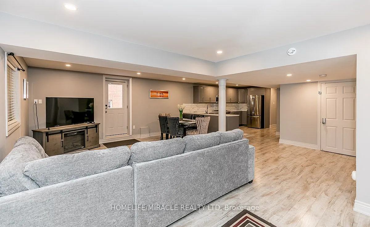 2 bed, $2,500 — Photo 2