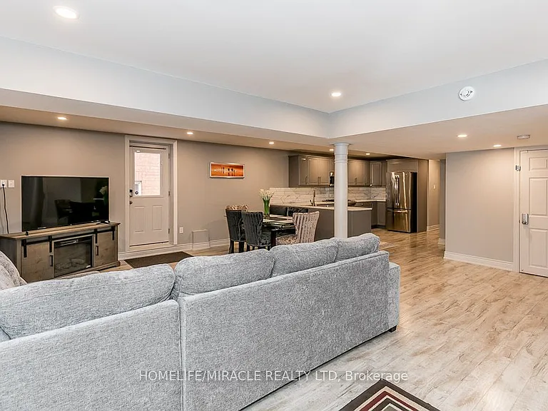 60 Edwards Dr #BASEMENT — Photo 2