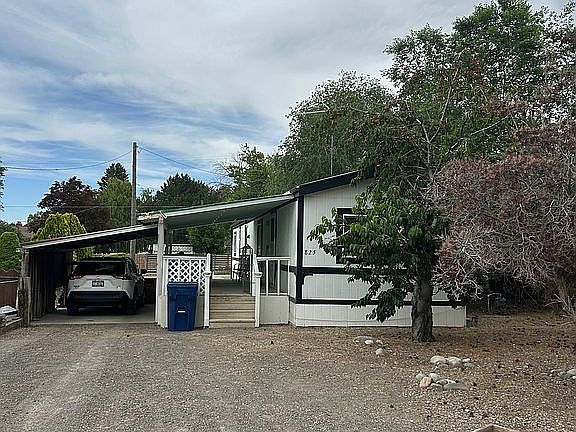 2nd image of 825 Idaho Ave