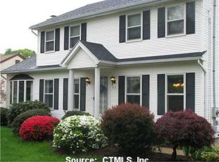 93 Litchfield Rd, Unionville, CT 06085