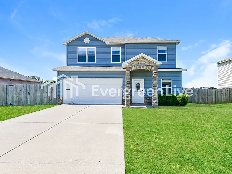 2833 Sebright Ave — Photo 1