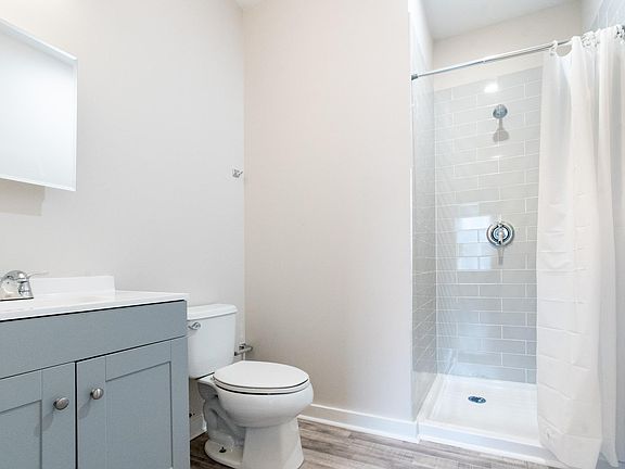 5th image of 2417 N Myrtlewood St #1FF