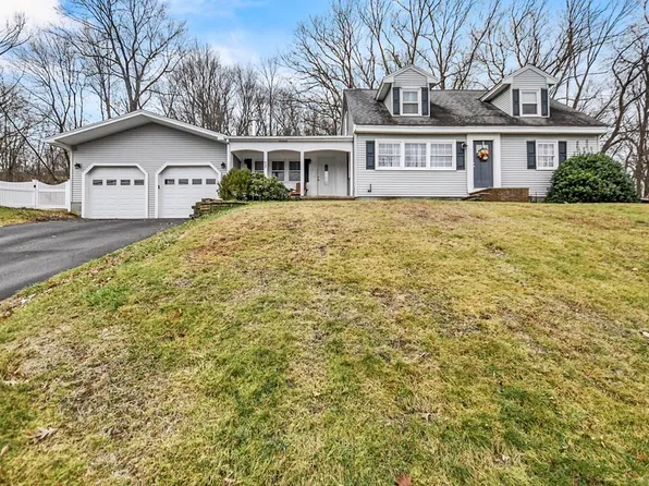 53 View St, Dracut, MA 01826