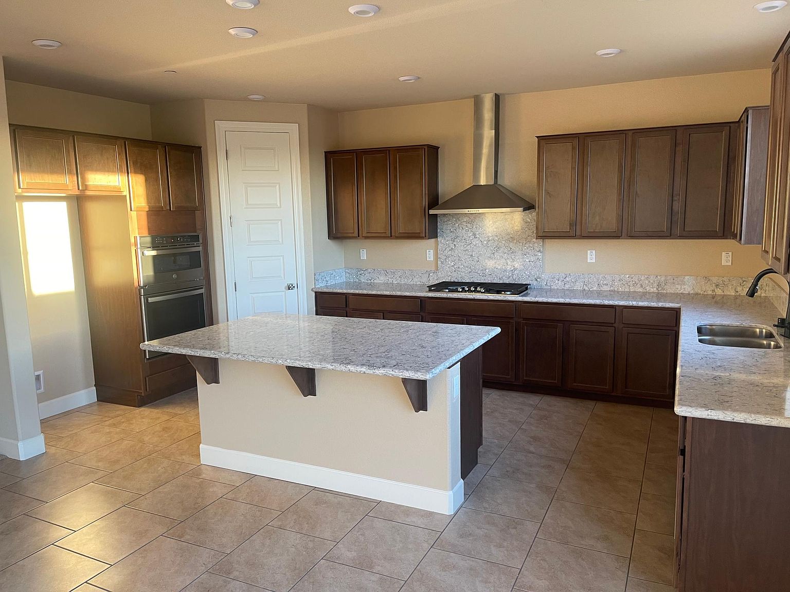 2195 Day Lily Ave, Manteca, CA 95337 | Zillow