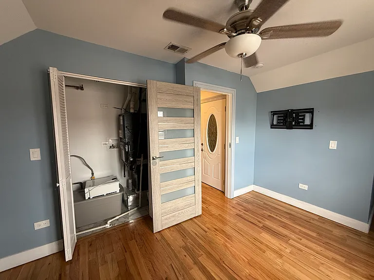 5942 S Justine St — Photo 17