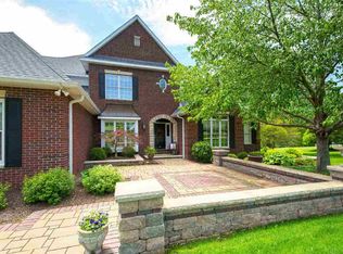 25101 189th St, Bettendorf, IA 52722