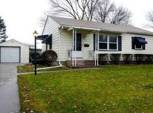 1416 Lincoln Rd, Bettendorf, IA 52722