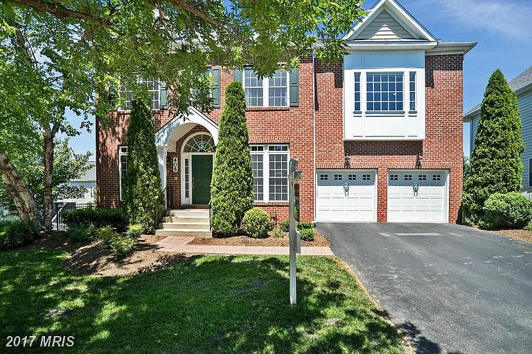 1st image of 405 Summer Garden Way
