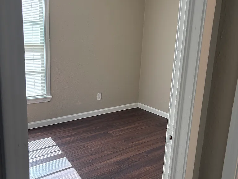 4004 Kearby St — Photo 8